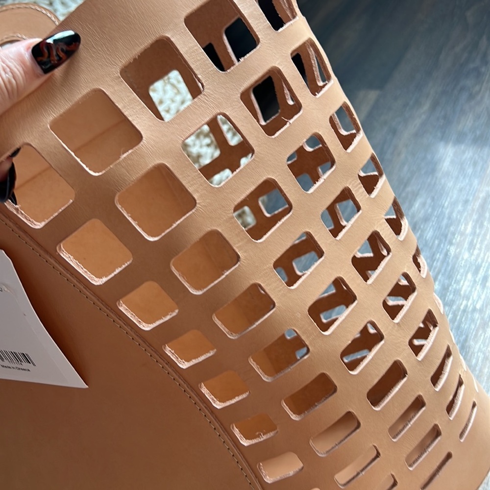 Demijohn cutout leather tote - Picture 9 of 16